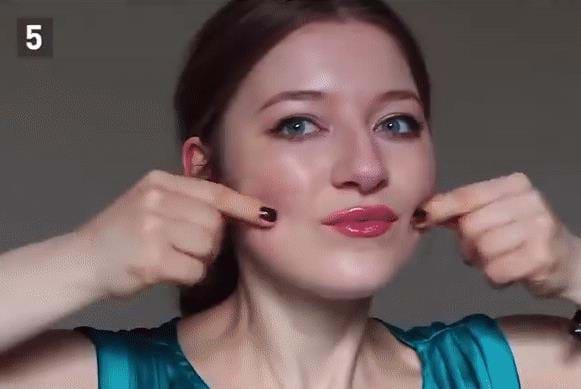 Trước khi đi ngủ, mát xa mặt theo 6 động tác này, sáng dậy da trắng hồng, mịn màng như em bé