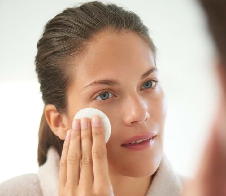 8 lỗi thường gặp khi skincare khiến da bạn mãi chẳng đẹp lên