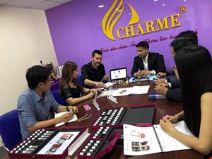 Charme nhận danh hiệu "Sao vàng Doanh nhân Đất Việt"