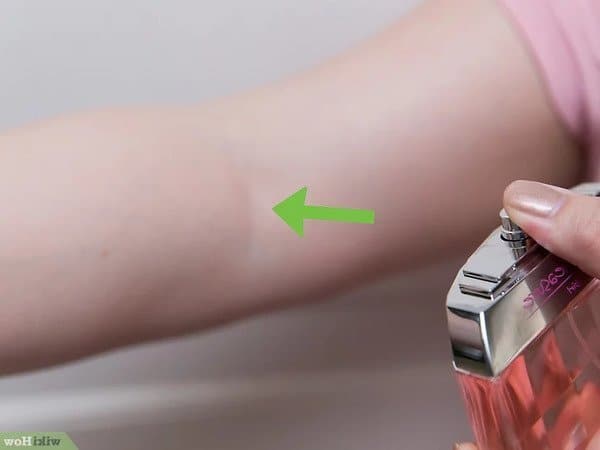 Gợi ý 4 cách xịt nước hoa thơm lâu nhất
